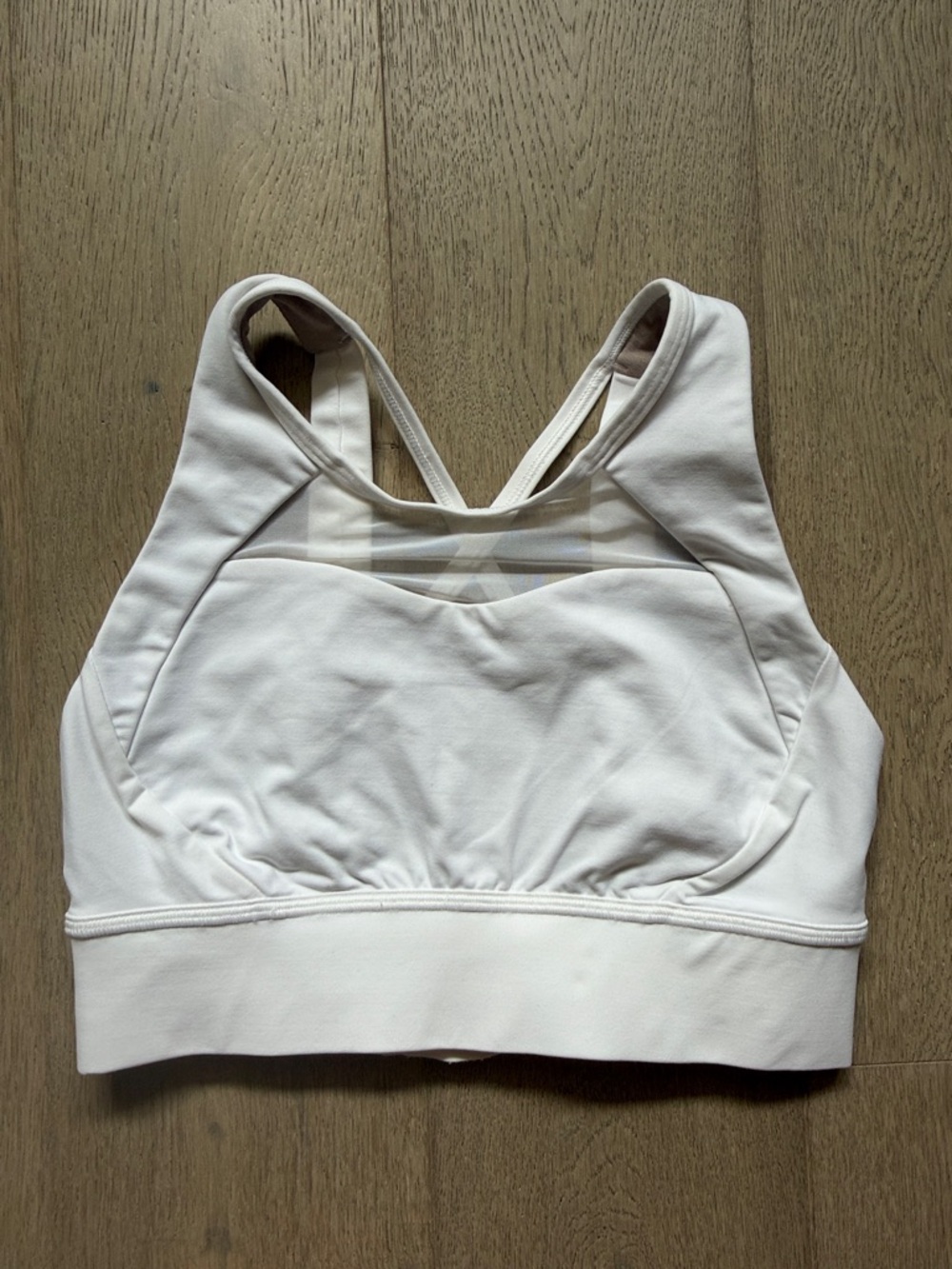 EUC breathe it in bra white size 4 lululemon